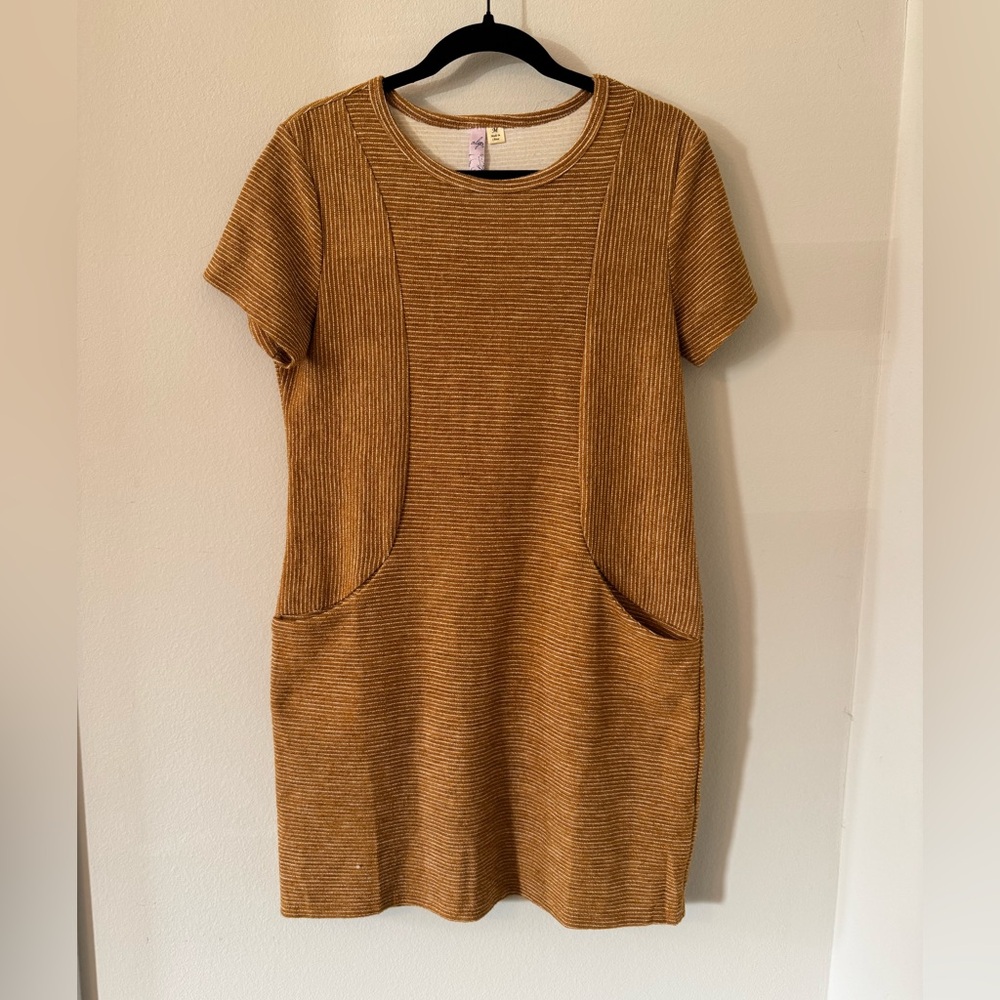 Alya Brown Sheath Mini Dress Short Sleeve Crew Neck